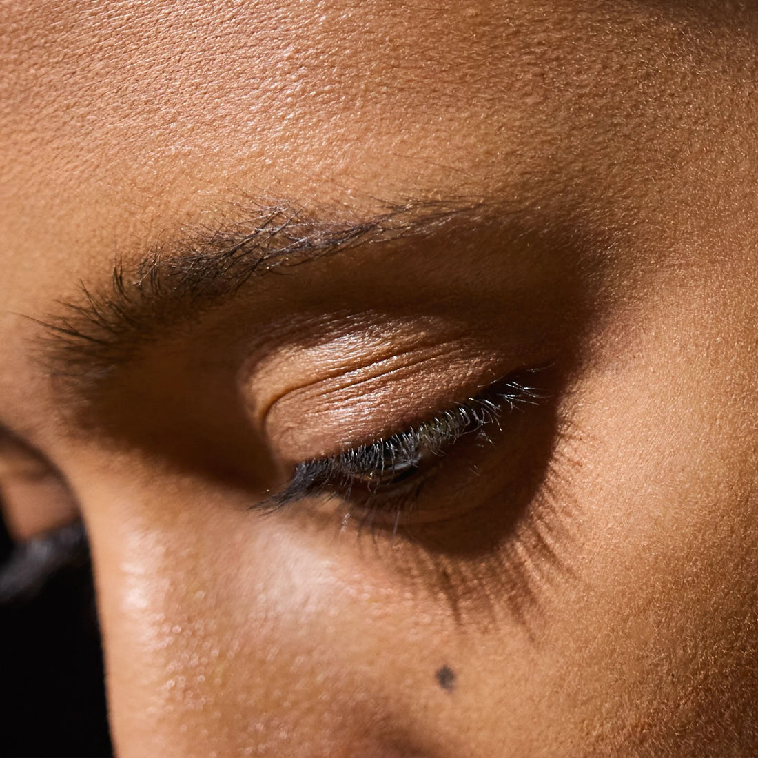 What makes sensitive  skin age faster? - IN MY EYES